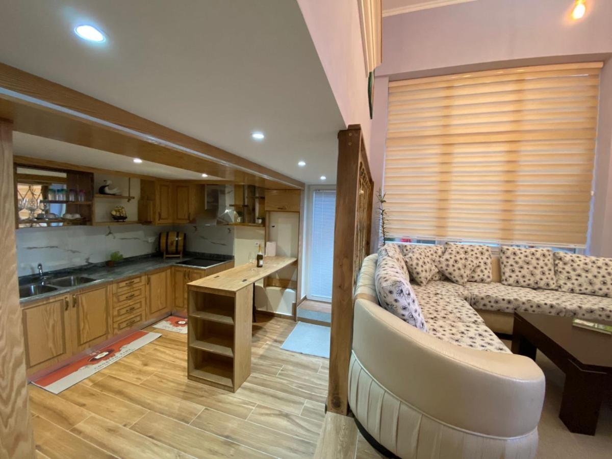 B & B Pogradec Exteriör bild