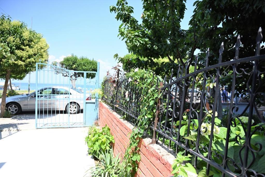B & B Pogradec Exteriör bild