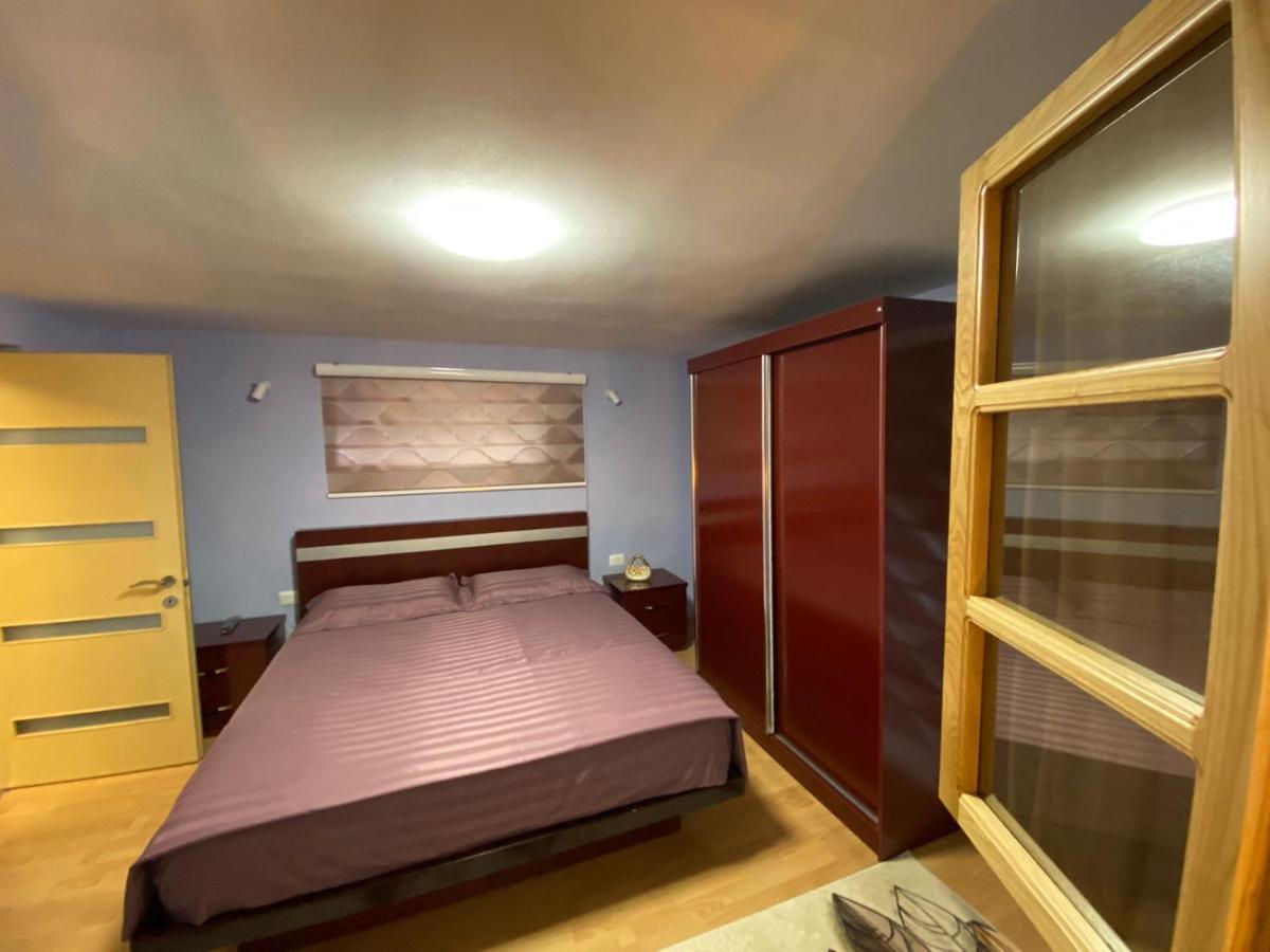 B & B Pogradec Exteriör bild
