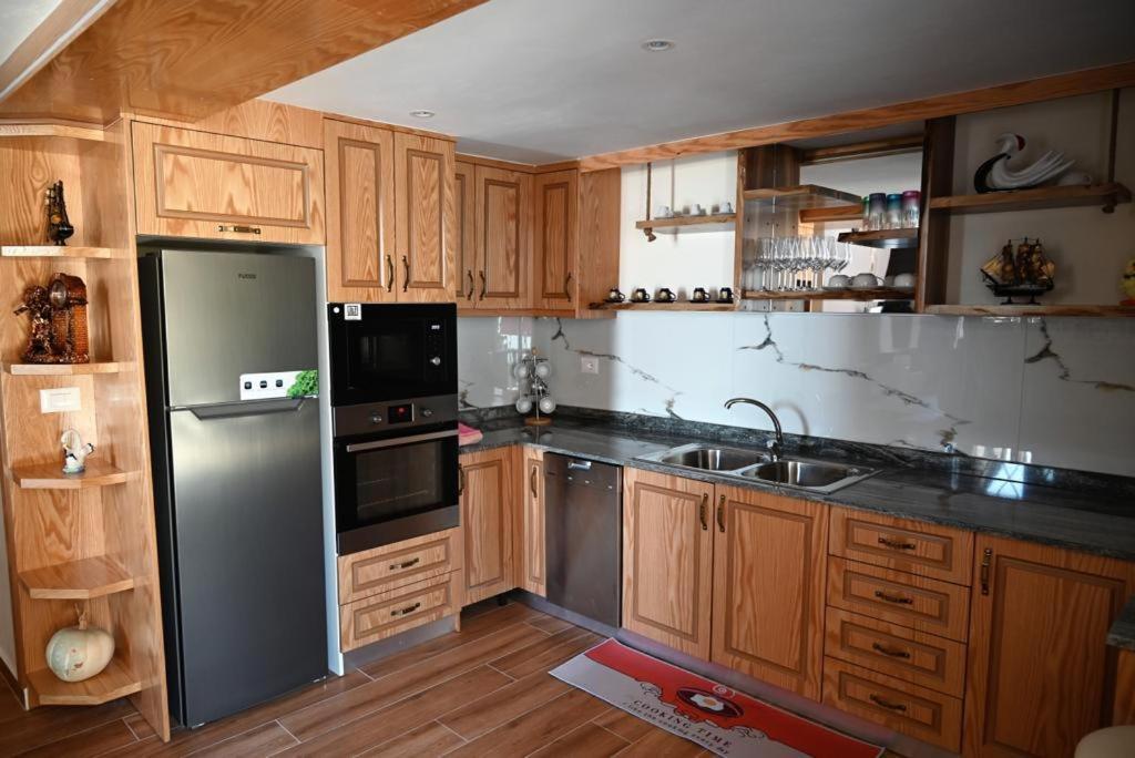 B & B Pogradec Exteriör bild