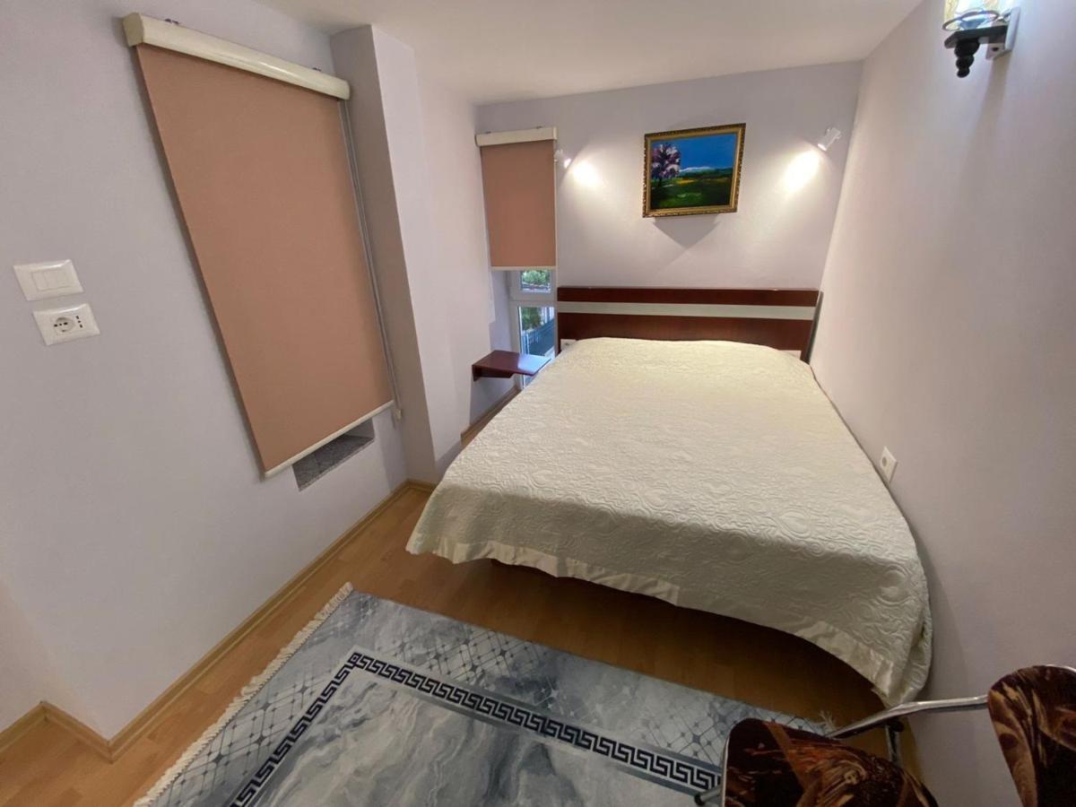 B & B Pogradec Exteriör bild
