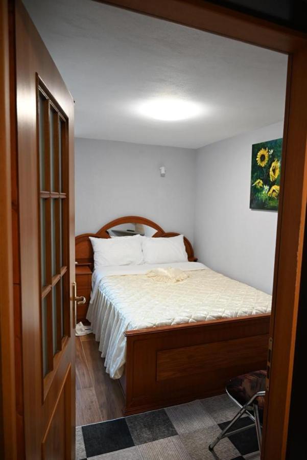 B & B Pogradec Exteriör bild