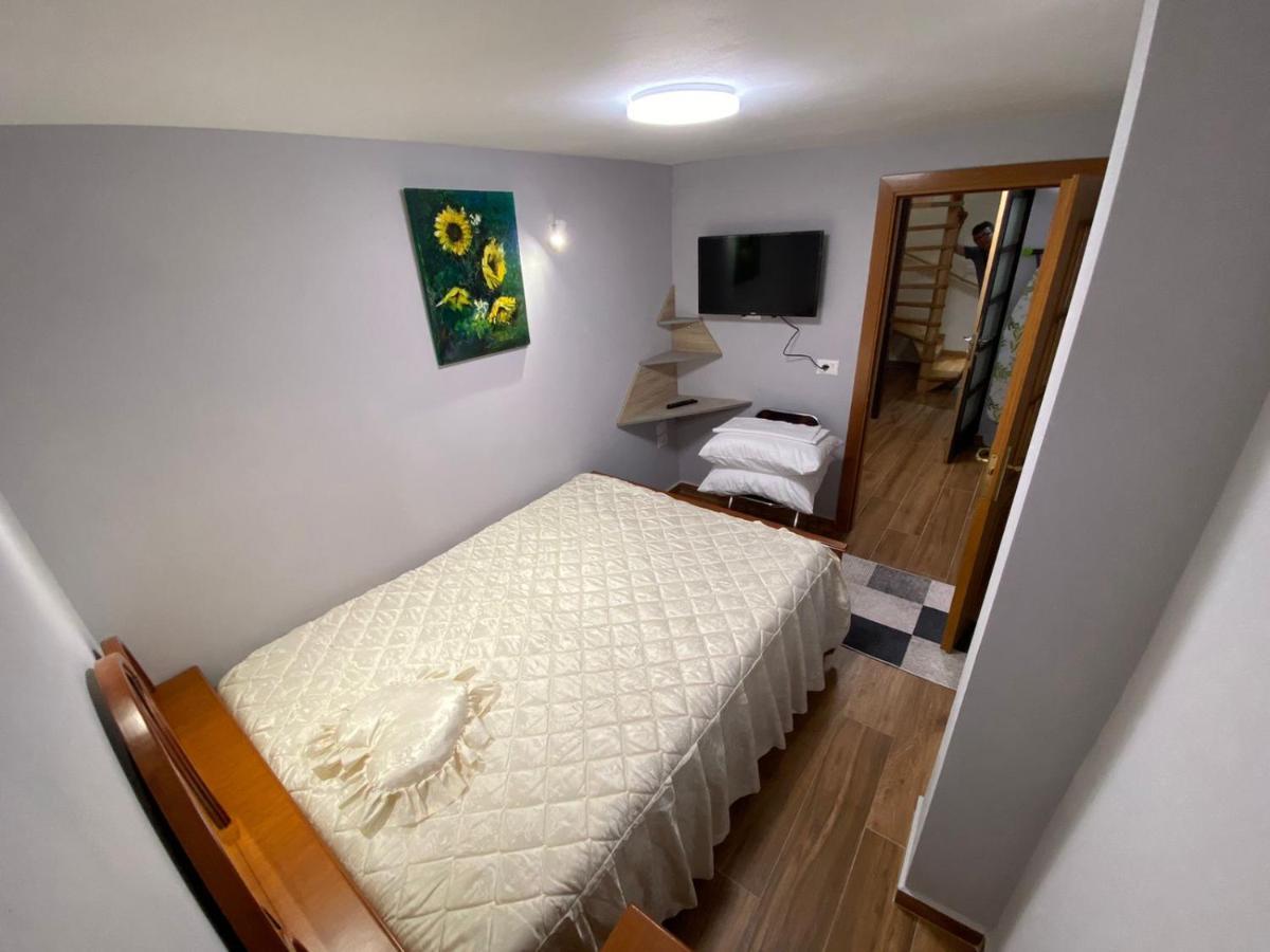 B & B Pogradec Exteriör bild